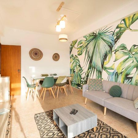 Cozy Apartment In Central Almada W Swing Chairs Exterior photo