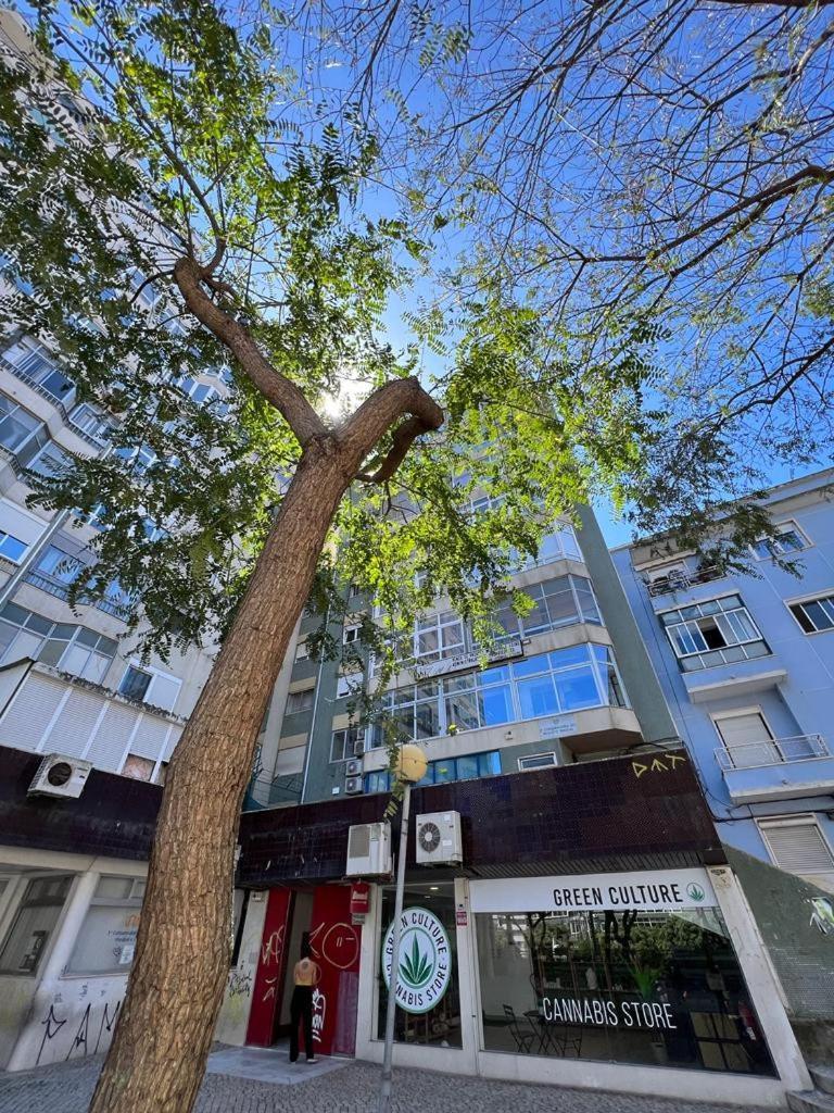 Cozy Apartment In Central Almada W Swing Chairs Exterior photo