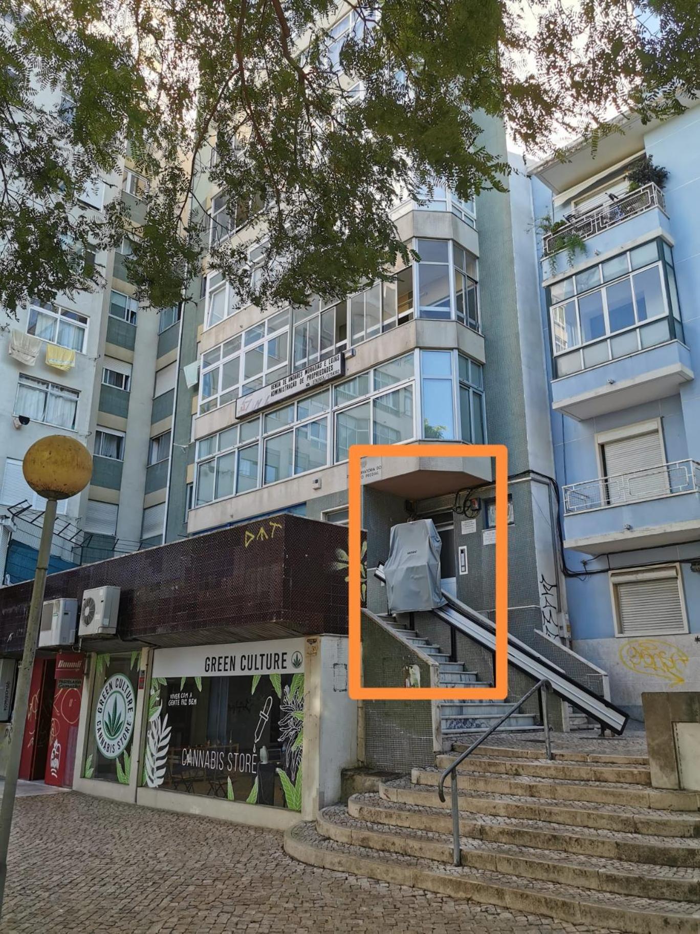 Cozy Apartment In Central Almada W Swing Chairs Exterior photo